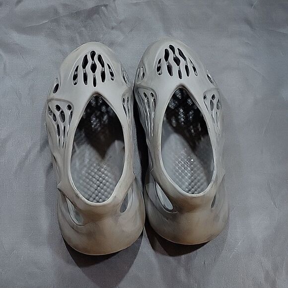 ADIDAS YEEZY FOAM RUNNER 'STONE SAGE (TD) - Picture 8 of 16